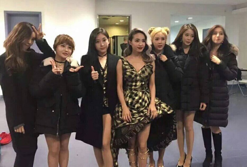 T-ara女团在苏卫视跨年晚会演唱了《Bo Beep Bo Beep》和《小苹果》