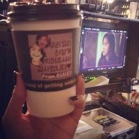 俞利于12日在IG上发了应援咖啡的照片
