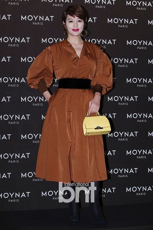 韩国演员金惠秀出席某品牌举行的正式上市纪念活动