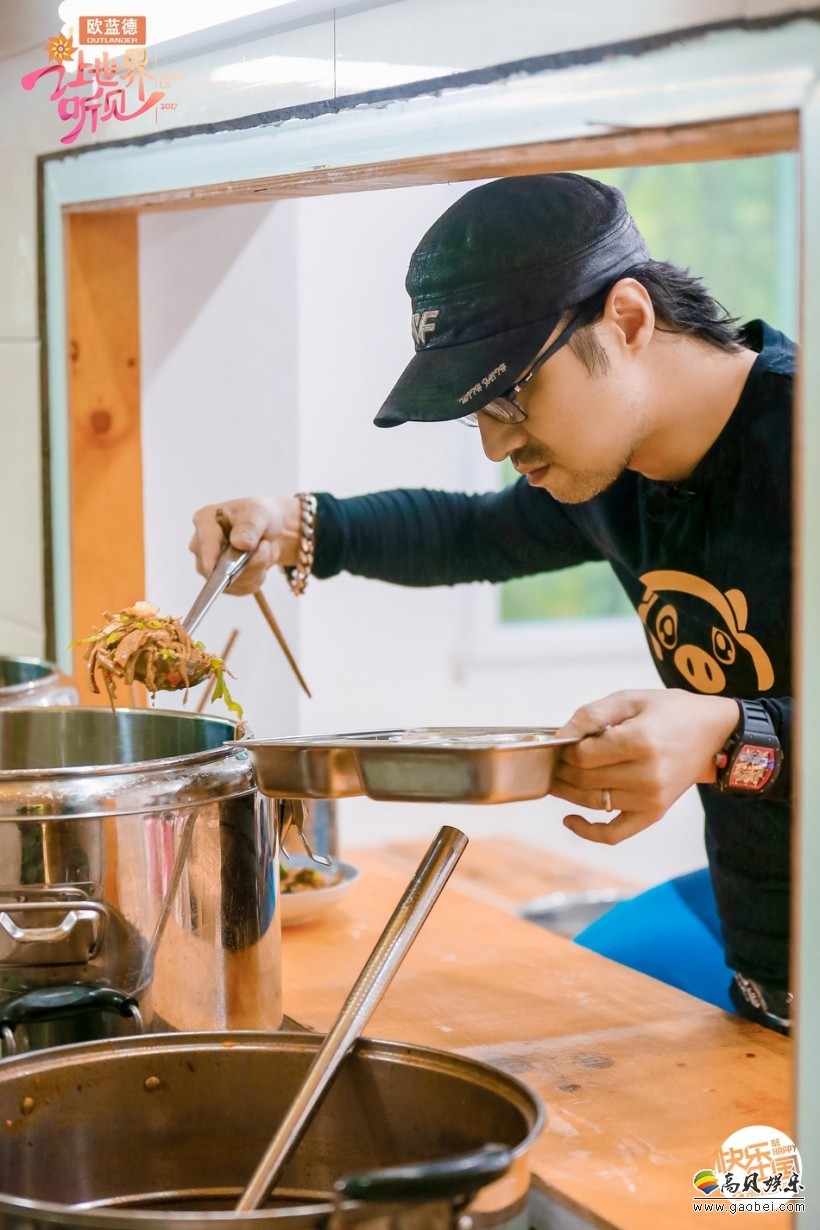 汪峰乡村支教食堂帮工：打饭端菜，扫地洗碗