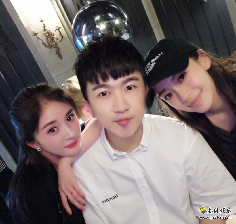 富二代男晒出合影baby杨幂张大大同框