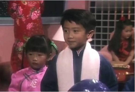 TVB公开1985年香港春节贺年节目视频：谢霆锋与妹妹谢婷婷抢镜