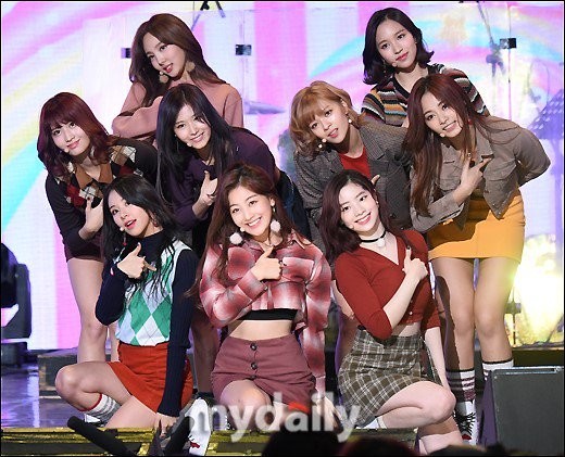 TWICE正在为新专辑的制作 今年在韩国推出的第一张专辑 TWICE正在为新专辑的制作 今年在韩国推出的第一张专辑