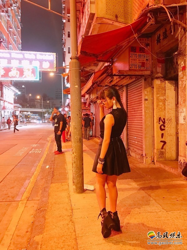 官方表示美女声优上坂堇CD专属MV就是在香港拍摄的：逛夜市吃美食