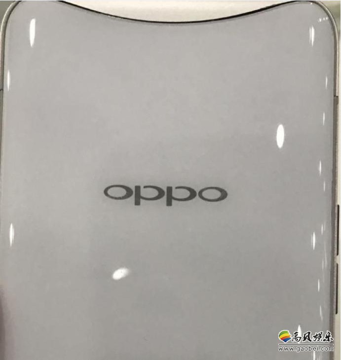 网友分享OPPO Find X纯白色版手机局部谍照：从外观来看采用纯白设计