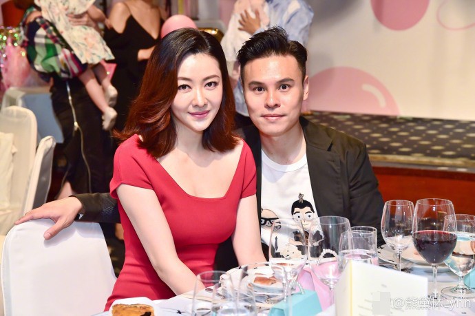 熊黛林与老公郭可颂替双胞胎女儿举行百日宴:娱乐圈好友都到场祝福
