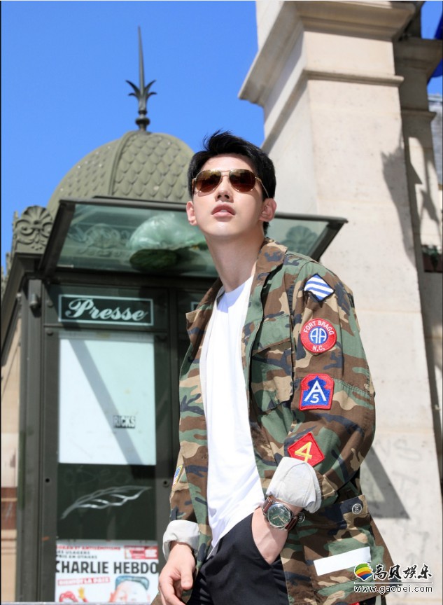 吴建飞法国街头型男时尚大片:阳光时尚,随性自然,散发