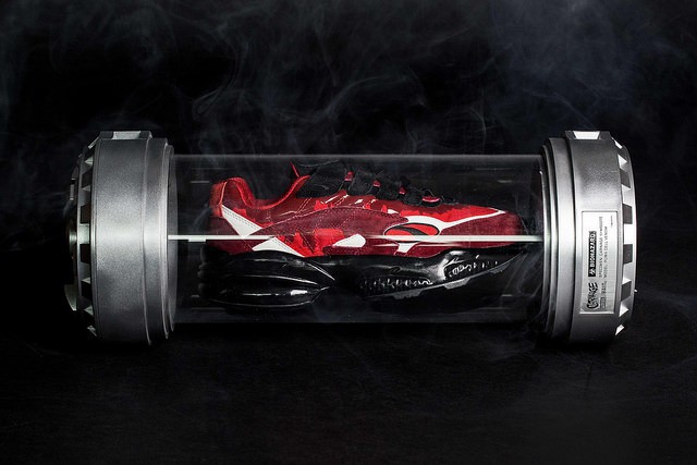 《毒液》官方与PUMA推出“毒液”纪念主题运动鞋：透明鞋盒霸气十足