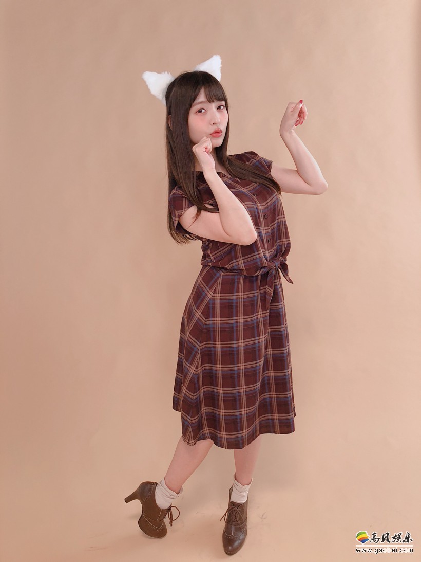 上坂堇政委终于公开了新美照：带上猫耳朵的上坂堇真是可爱度爆表