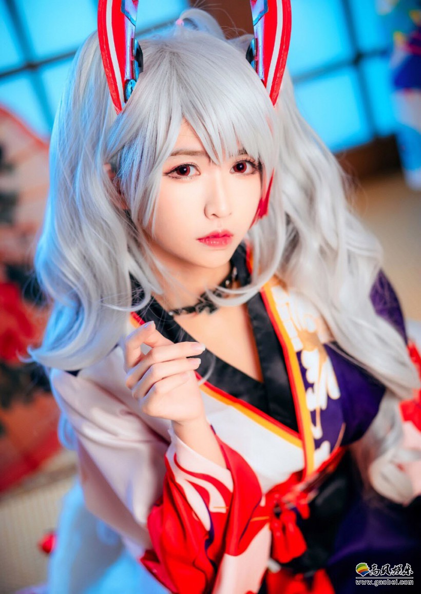 国内COSER《碧蓝航线》欧根亲王COS照：小姐姐“可是很期待的”