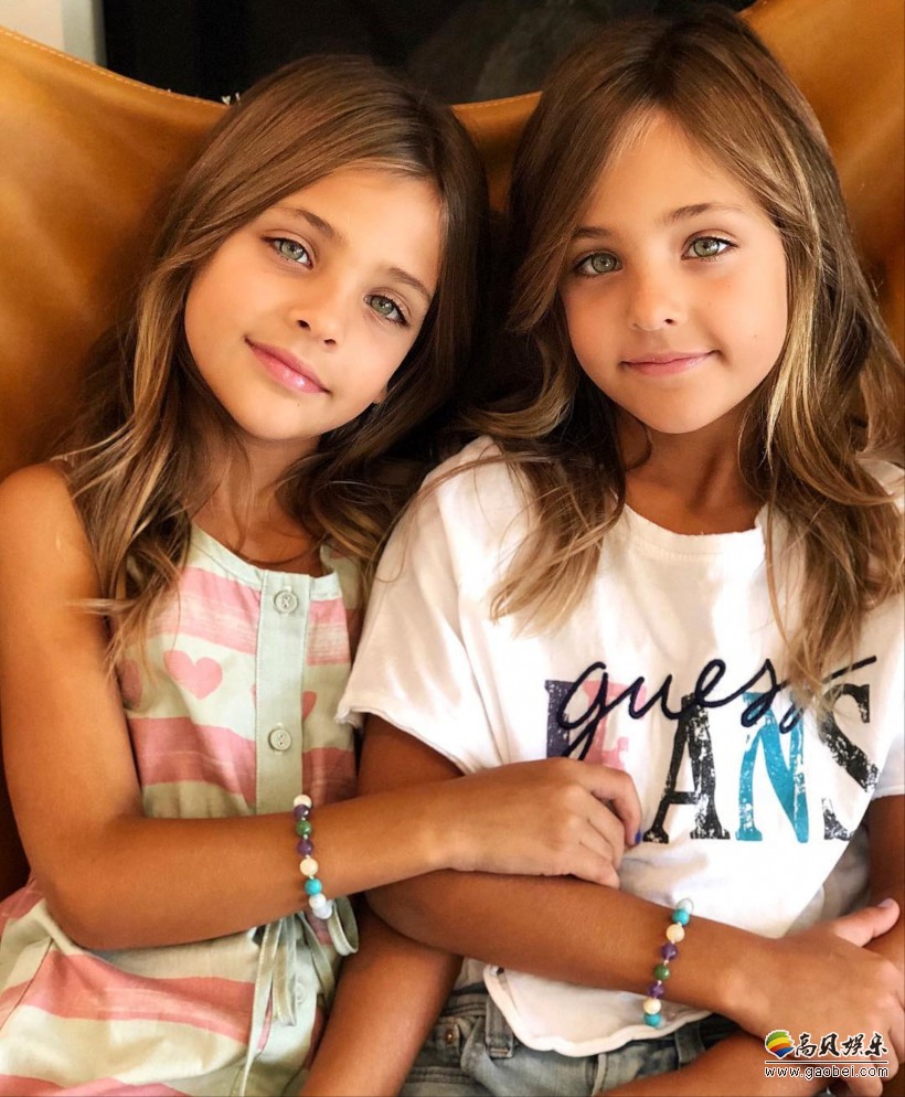 美国双胞胎萝莉“世界最美双胞胎”：秀丽容颜，清澈大眼睛，甜美笑容
