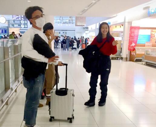网友日本机场偶遇陈奕迅一家：陈奕迅陪同老婆徐濠萦及女儿赴日本度假