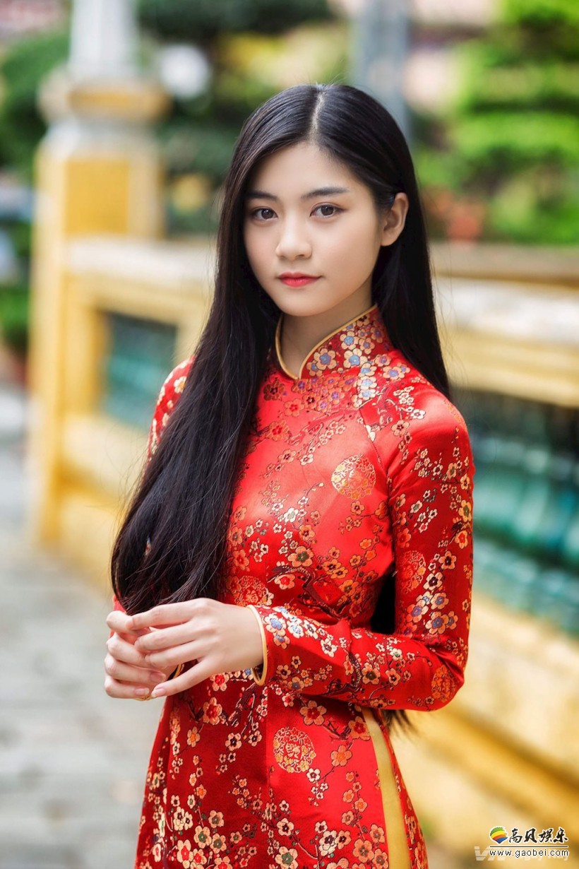 越南校花网红:大大的眼睛十分灵气,天然美颜!笑容超甜"越南周子瑜"