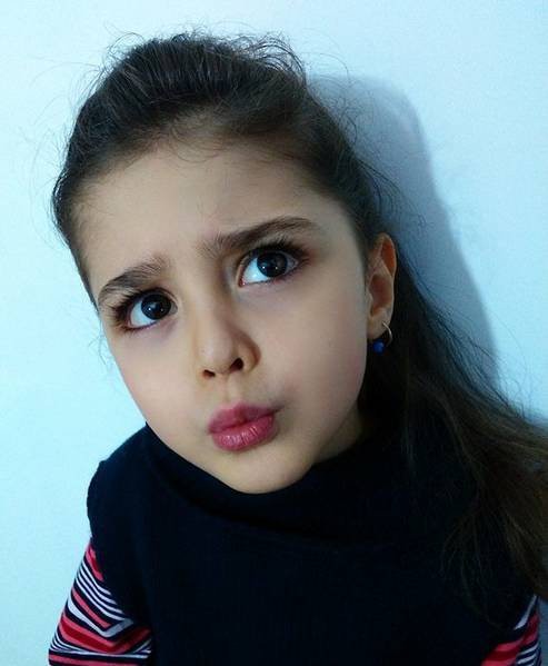伊朗9岁小美女mahdis:伊朗媒体称她"最美女孩" "全球最美女童"