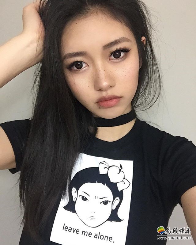 加拿大网红美女vicki她有着火辣的身材迷人电眼更是看得人心神不定