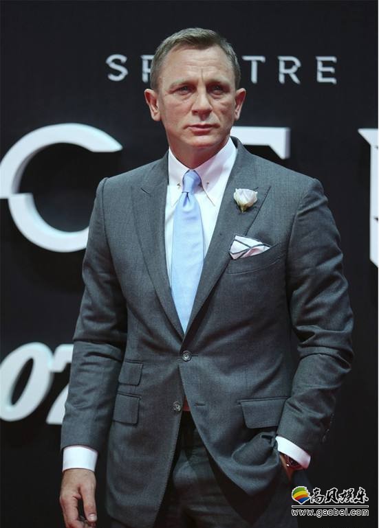 丹尼尔克雷格拍摄《007》动作戏发生意外受伤：剧组全面停工等待他复原