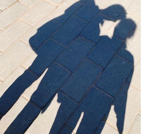 宁泽涛晒出与神秘女子剪影：一男一女依偎在一起！网友猜测其在公开恋情