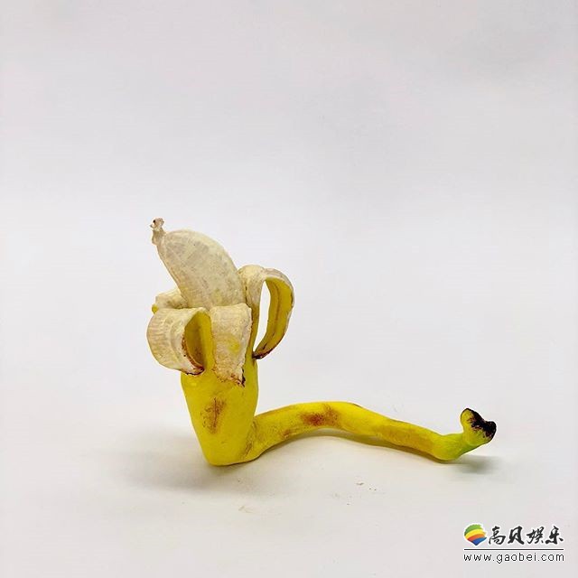 日本雕塑艺术家笠谷耕二创作系列香蕉主题雕塑作品日常生活场景启发