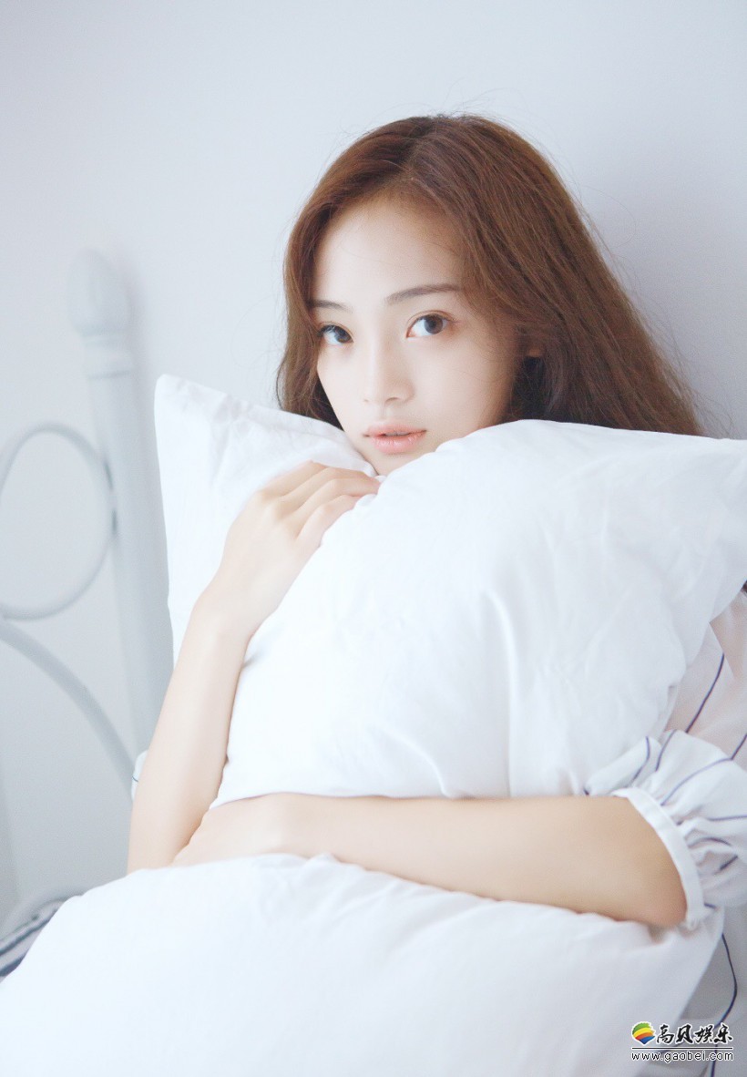 氧气空灵自然美女写真:如同清晨如沐春风般的慵懒随性