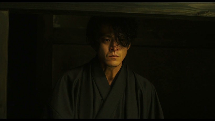 小栗旬主演日本电影《人间失格》公布全新预告:帅气出镜!演绎天才作家
