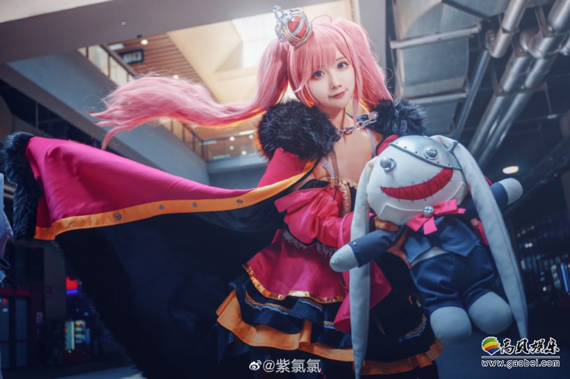 国内coser"紫氯氯"新作cos更新:《机动战队》斯洛卡伊cos美照