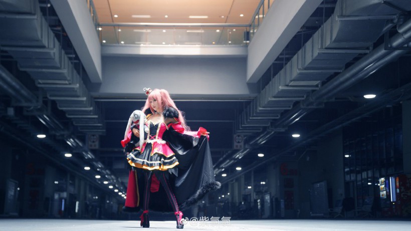 国内coser"紫氯氯"新作cos更新:《机动战队》斯洛卡伊cos美照