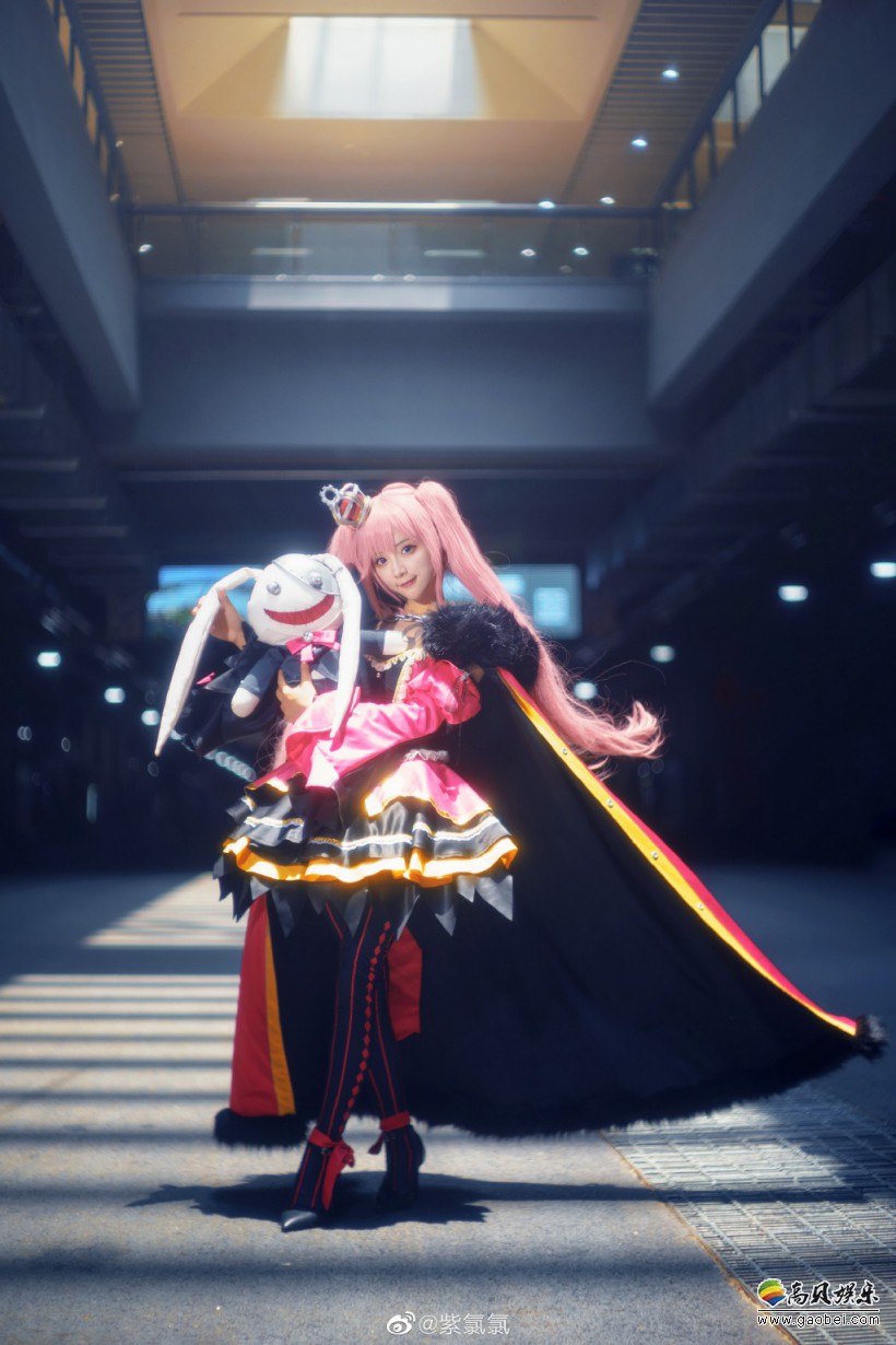 国内coser"紫氯氯"新作cos更新:《机动战队》斯洛卡伊cos美照