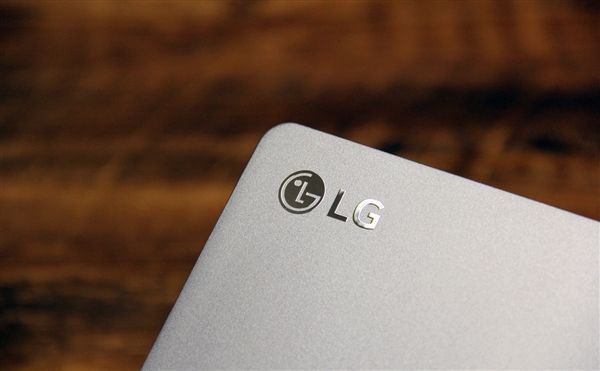 LG折叠屏专利被外媒曝光：专利是双折折叠屏技术！可以在对折之后再对折