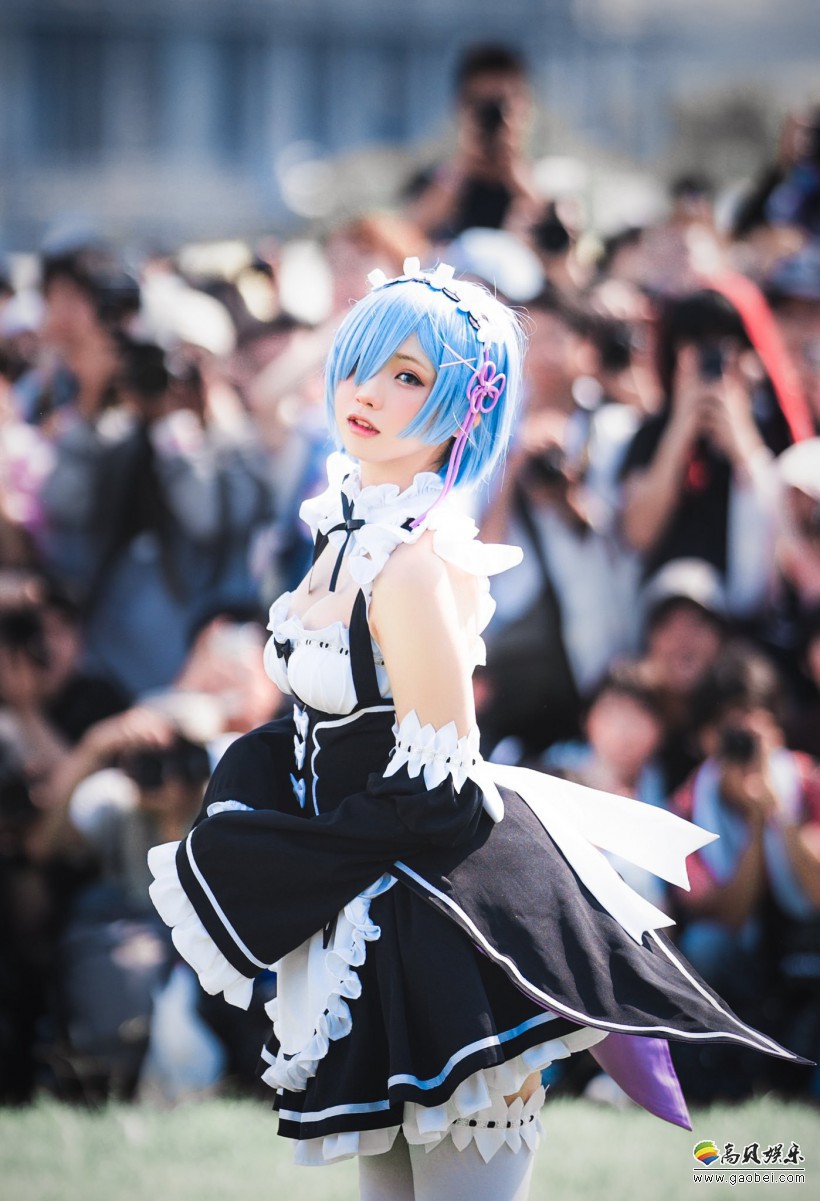 C96漫展精品COS：知名妹子拍摄包围网！感受一下骄阳下的高质量COSER