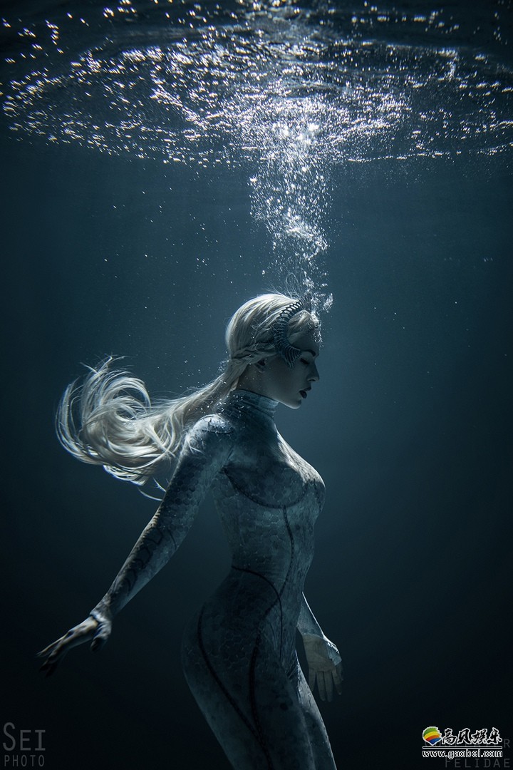 俄罗斯美女coser还原cos《海王》母亲亚特兰娜女王!拥有超级完美身材