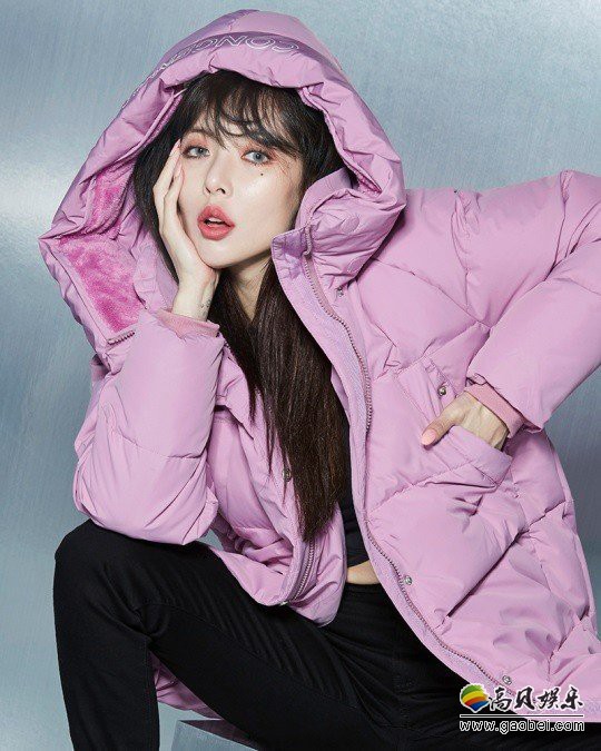 韩国女歌手泫雅为代言品牌拍摄最新宣传照，狂野小野马体现难得安静一面