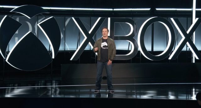 接受外媒采访时，微软Xbox部门负责人菲尔·斯宾塞谈及自己对VR产品看法