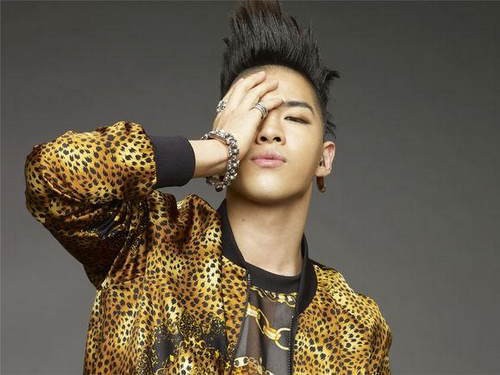 韩国人气组合BIGBANG太阳(东永裴)再次发Twitter！与粉丝进行积极沟通