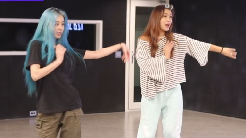 著名编舞家裴老师YouTube频道公开和T-ara出身智妍一起拍摄的练舞影片