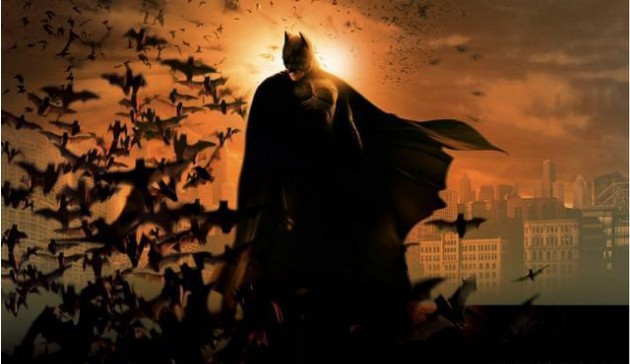 外媒曝出了新版《蝙蝠侠》剧照图，设定是布鲁斯·韦恩成为蝙蝠侠的第二年