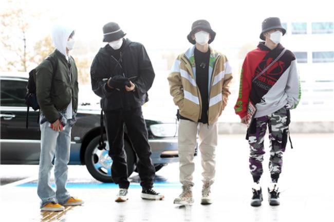 韩国人气组合Super M男团经仁川机场出发，因海外工作日程前往法国巴黎