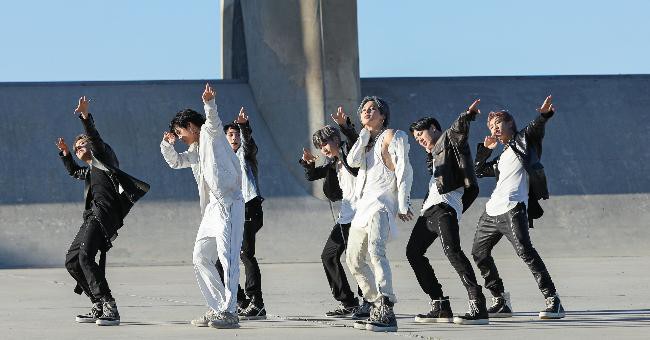 防弹少年团发片将满一周，除了能看到打歌表演外，还会有新MV等著Army