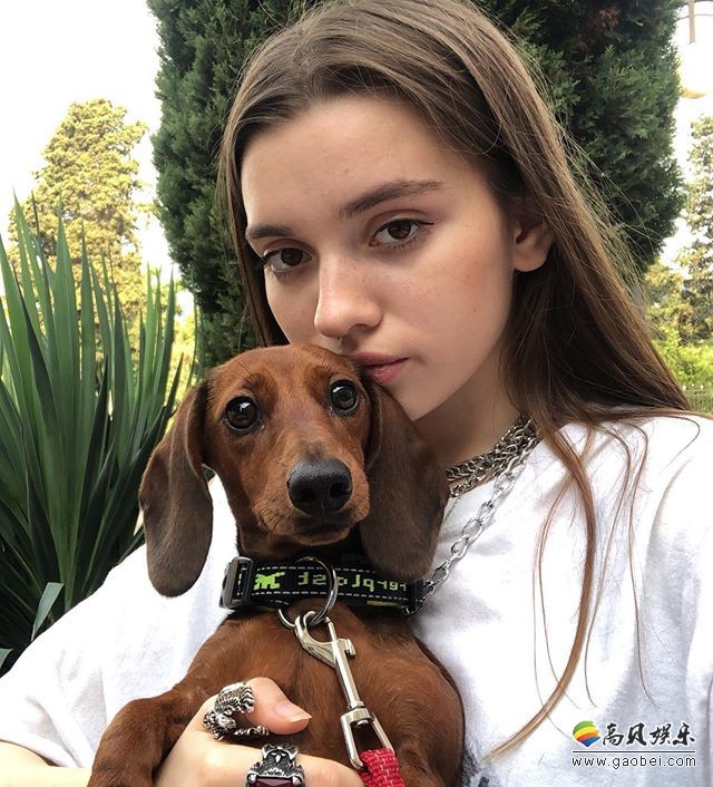 俄罗斯网红小姐姐yana poplavskaya!年仅17岁就已经是