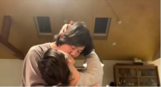 李孝利分享“尚顺的故事”视频短片！接吻模样展现出八年夫妇甜蜜的爱情