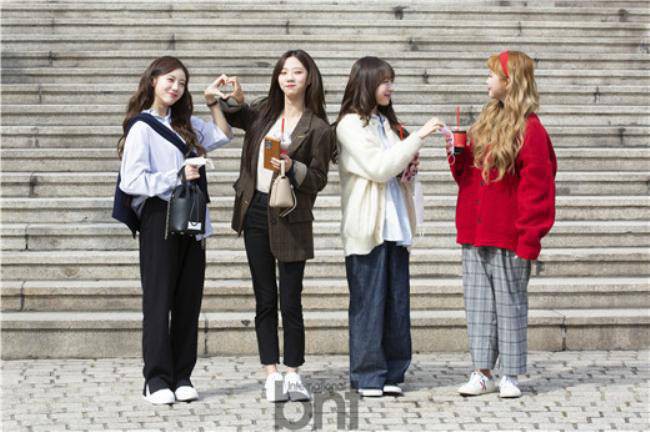宇宙少女小分队CHOCOME前往KBS电视台参与《郑恩地的歌谣广场》录制