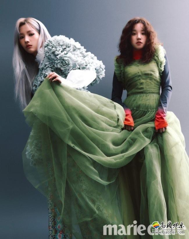 (G)I-DLE田小娟、宋雨琦为某杂志最新一期拍摄写真照，展现各自时尚魅力