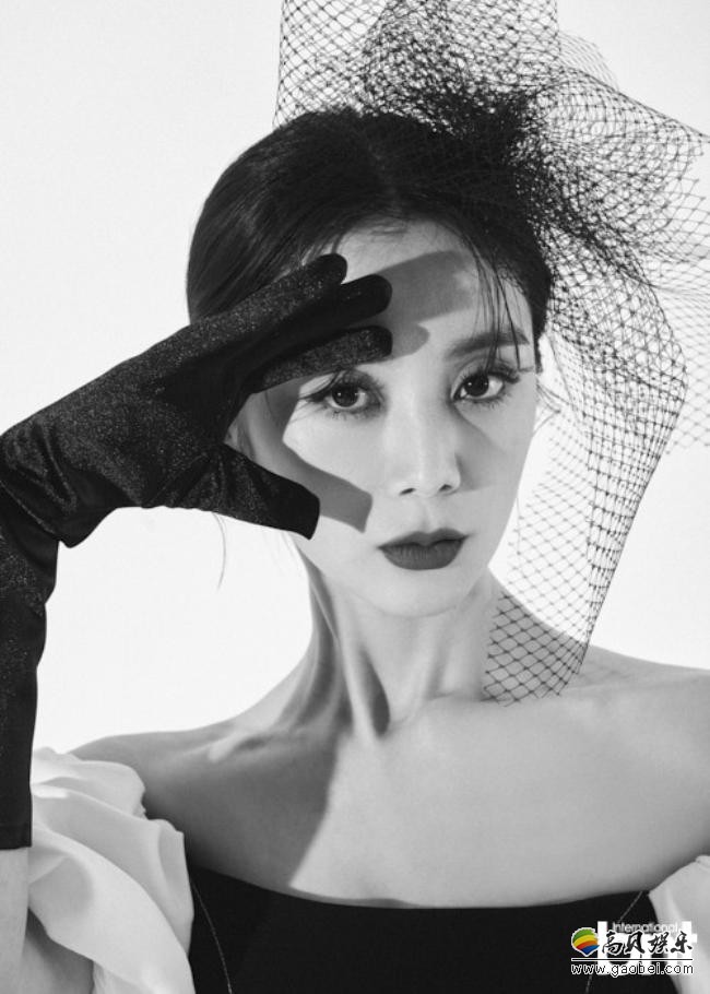 Wonder Girls原成员禹惠林为某杂志最新期拍摄写真，尽显出成熟贵妇气质