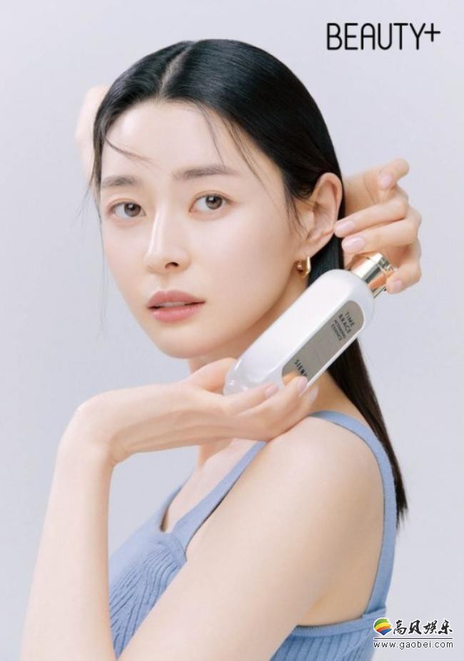 权娜拉为某杂志最新一期拍摄美妆写真苗条身材清秀面庞十分吸引眼球
