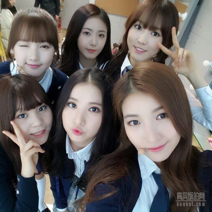 女团GFriend於20日MBCShow! 音乐中心表演特别舞台