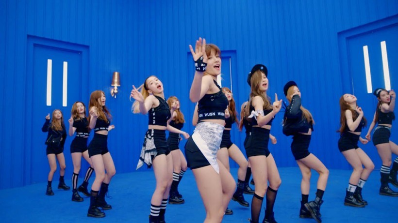 中韩联合打造的新人女团宇宙少女公开了宣传MV
