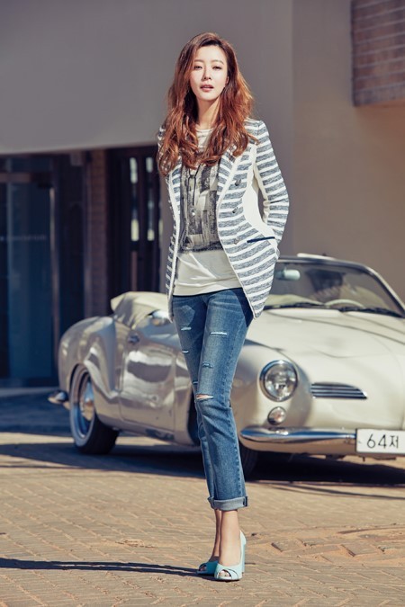 金喜善为女性服饰品牌拍摄2016年春季画报