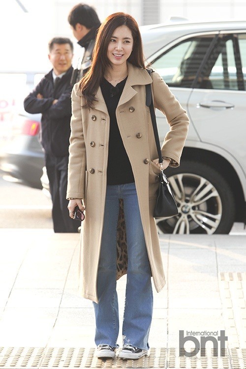 21日上午韩国演员韩彩雅前往丹麦拍摄《浪漫的一周第三季》