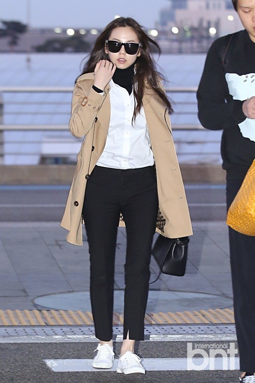 18日下午韩国演员安昭熙前往澳大利亚参与电影《单身骑手》拍摄