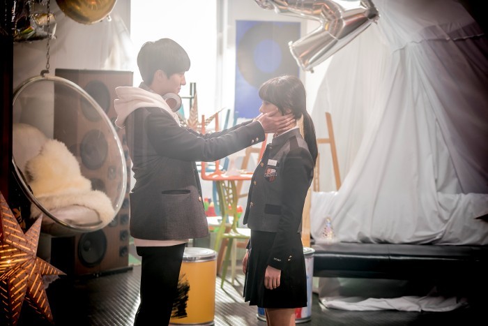 网络剧《Click Your Heart》公开了让人心动的主人公剧照