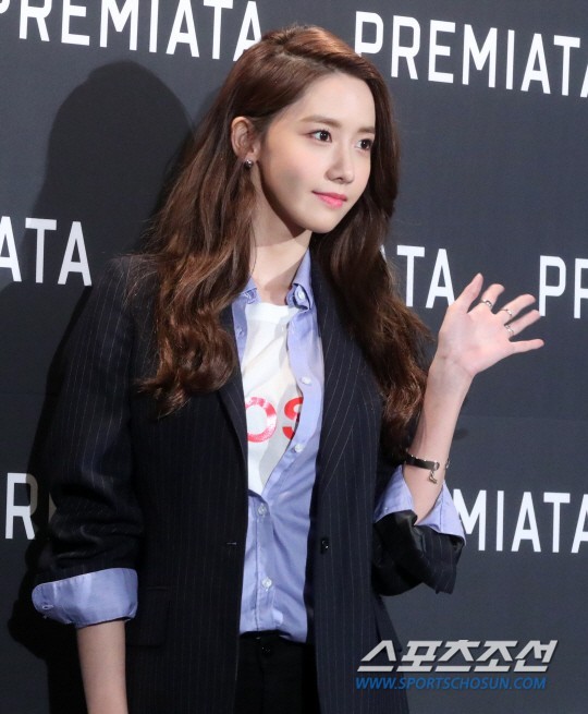 女团少女时代成员允儿出席某品牌的开幕纪念活动